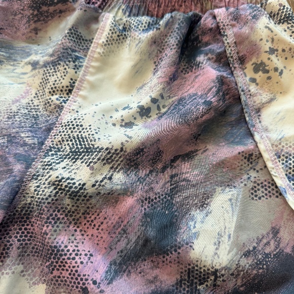 Girls All In Motion Run Shorts - Picture 3 of 3